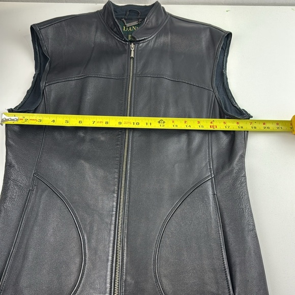Danier Women's Sleeveless Black Leather Zippered Vest - Picture 5 of 9
